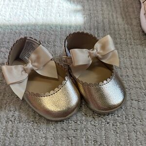 Janie and Jack 3-6 month gold bow shoes